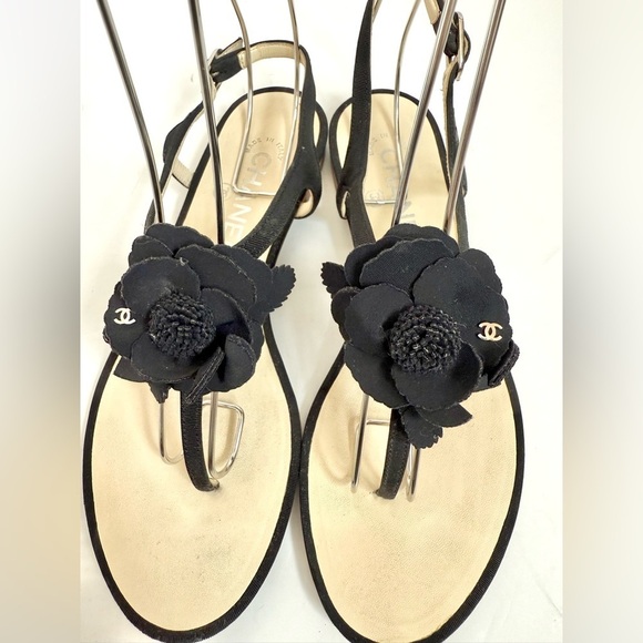 Chanel Black Satin leather interlocking CC Camellia Thong flat Sandals EU 37 - Picture 2 of 12